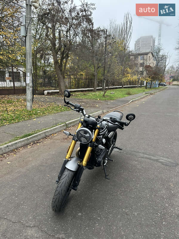 Triumph Scrambler 400