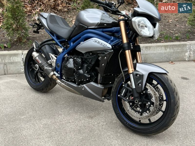 Мото Triumph Speed Triple