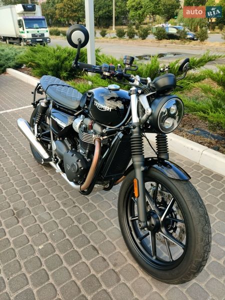 Мото Triumph Street Cup