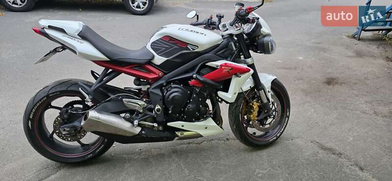 Triumph Street Triple 675