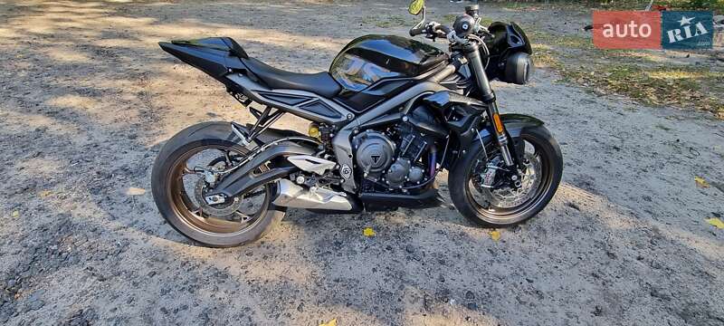 Мотоцикл Без обтекателей (Naked bike) Triumph Street Triple