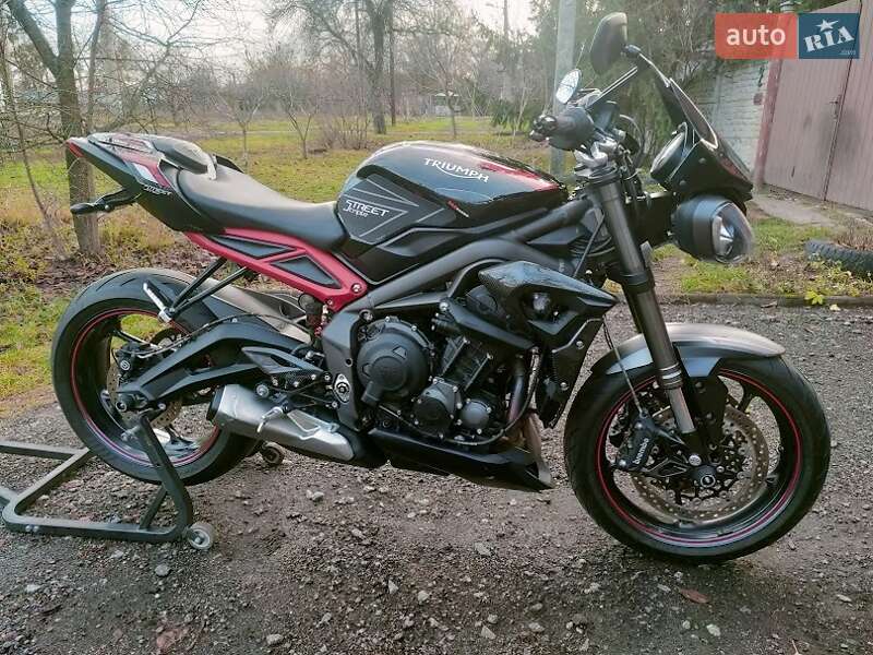 Triumph Street Triple