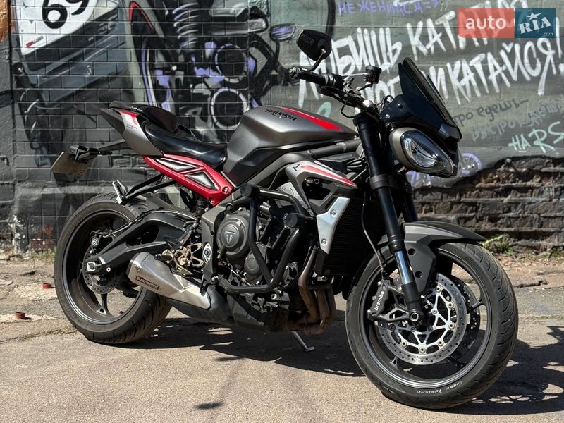 Triumph Street Triple