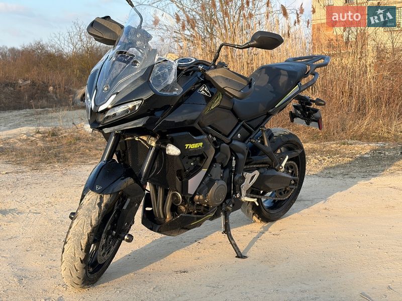Мото Triumph Tiger 800 Sport