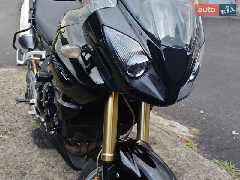 Мотоцикл Спорт-туризм Triumph Tiger