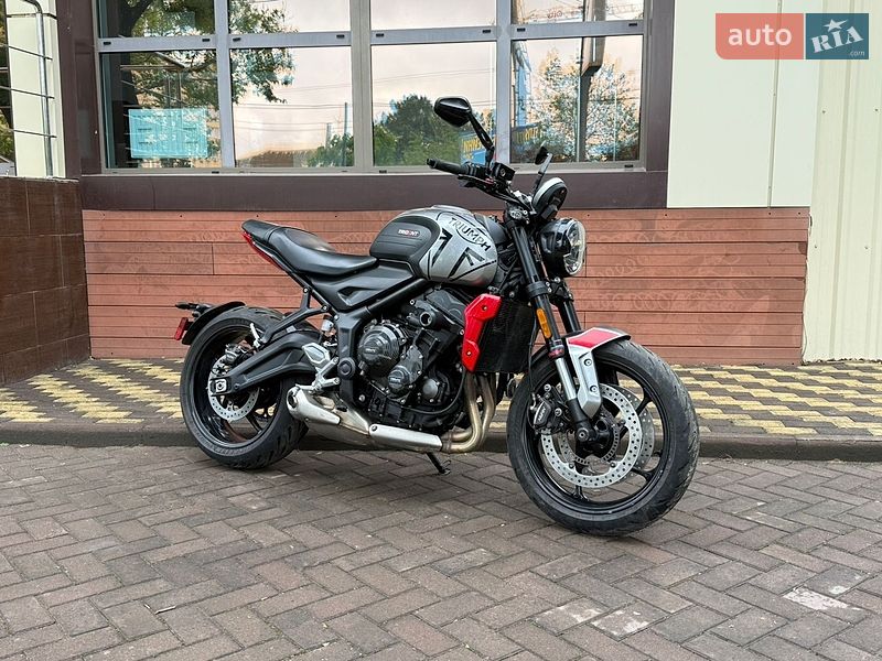 Triumph Trident 660