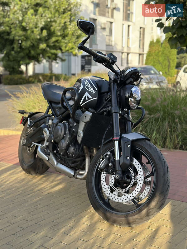 Triumph Trident