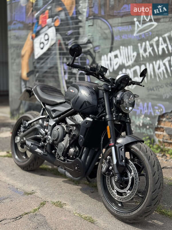 Мотоцикл Без обтекателей (Naked bike) Triumph Trident