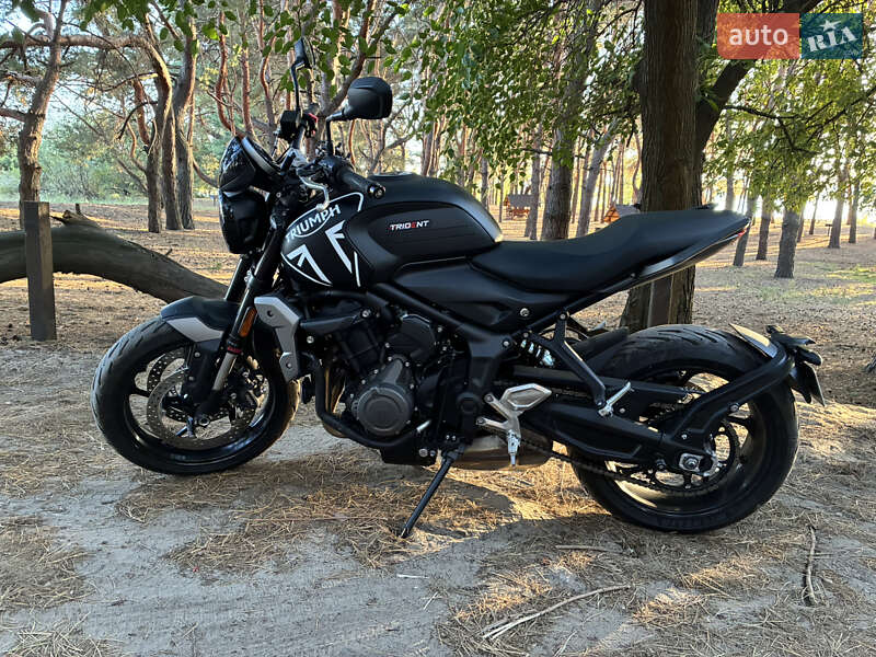 Мотоцикл Классик Triumph Trident