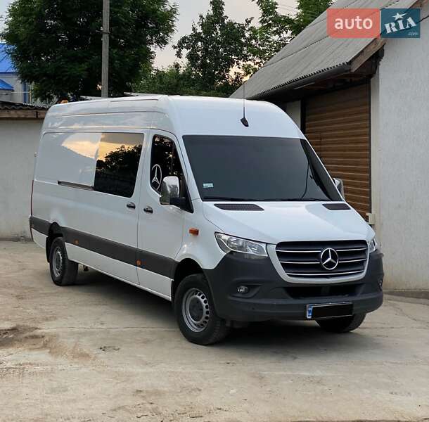 Грузопассажирский фургон