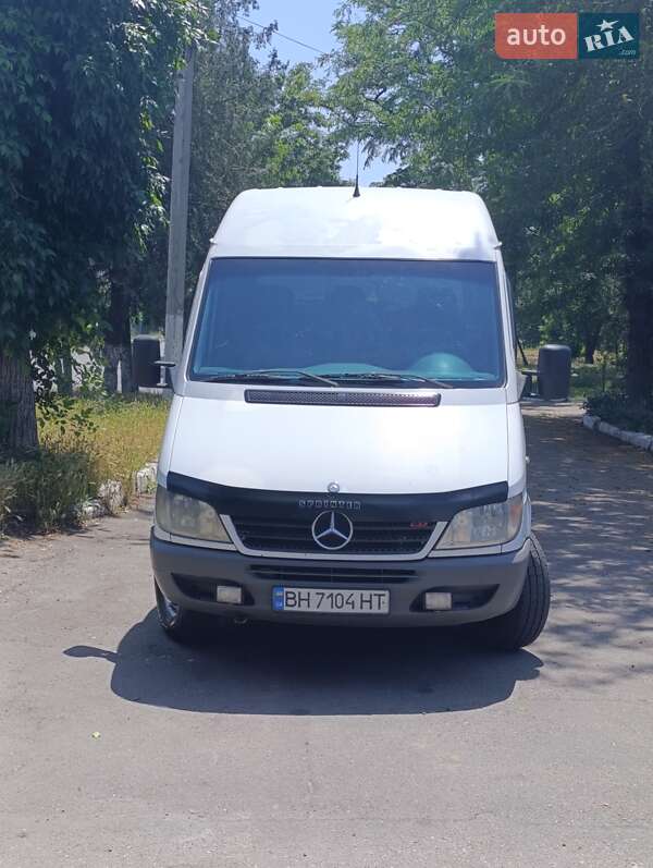 Мікроавтобус вантажний (до 3,5т)