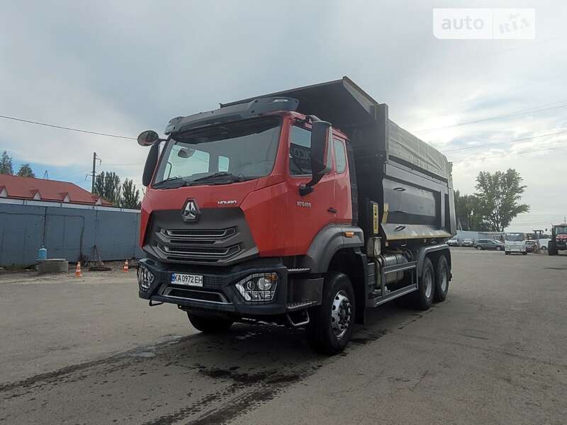 Самосвал Sinotruk