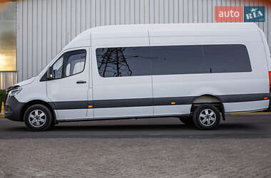 Характеристики Mercedes-Benz Sprinter Туристичний / Міжміський автобус