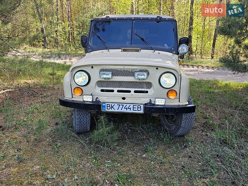 Легкові УАЗ 3152