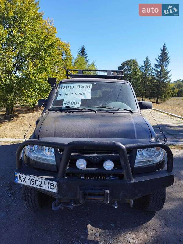 Позашляховик / Кросовер УАЗ 3163