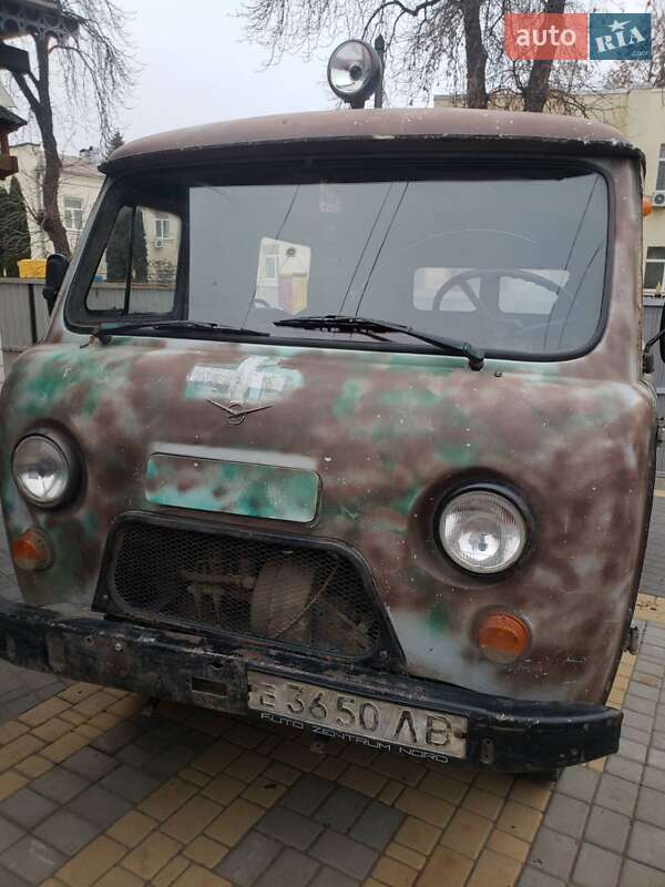 Легковые УАЗ 3303