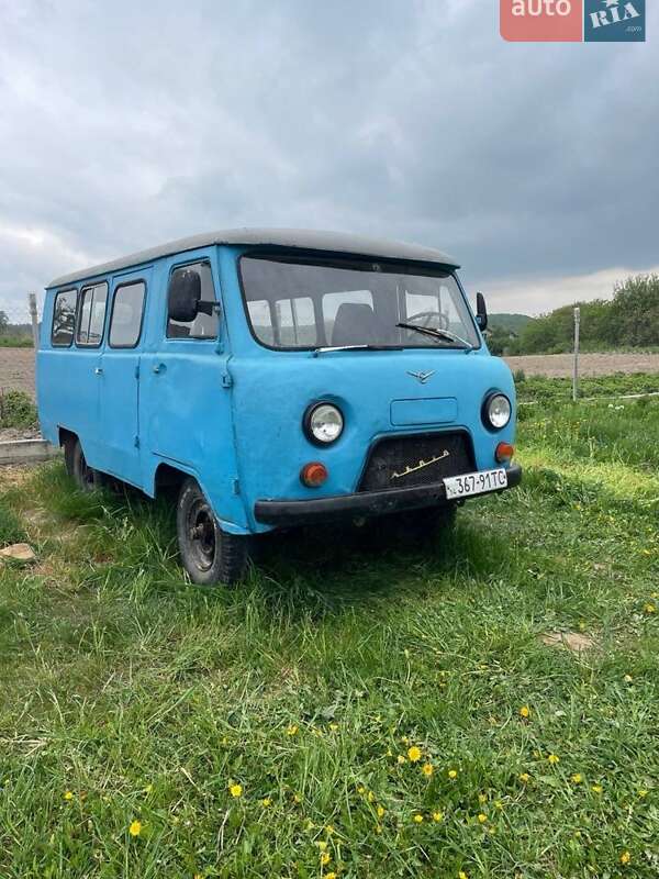 Минивэн УАЗ 3303