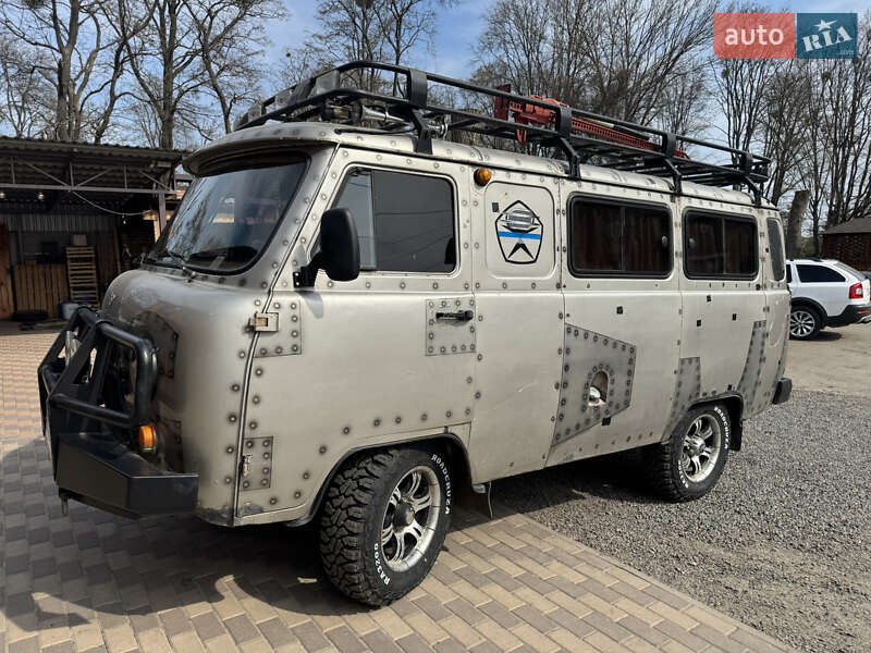 Минивэн УАЗ 3741