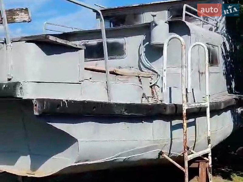 Катер UMS 400