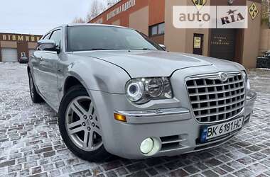 Характеристики Chrysler 300C Универсал