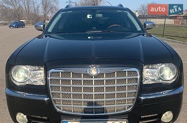 Характеристики Chrysler 300C Универсал