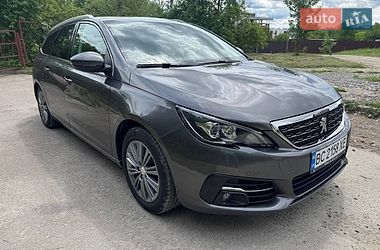 Характеристики Peugeot 308 Універсал