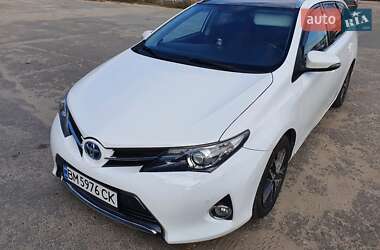 Характеристики Toyota Auris Универсал