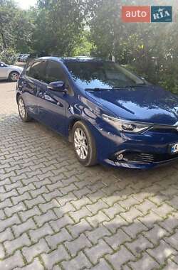 Характеристики Toyota Auris Универсал