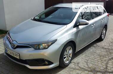 Характеристики Toyota Auris Универсал