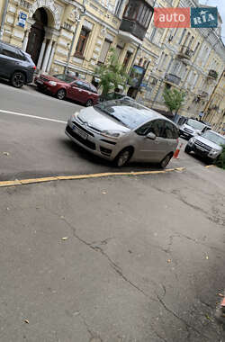 Характеристики Citroen C4 Picasso Універсал