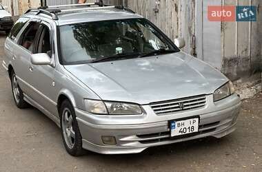 Характеристики Toyota Camry Универсал