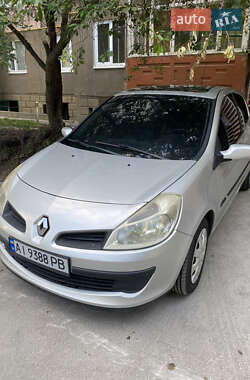 Характеристики Renault Clio Універсал