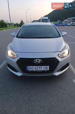 Характеристики Hyundai i40 Універсал