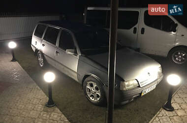 Характеристики Opel Kadett Універсал