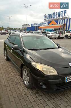 Ціни Renault Універсал в Стрию