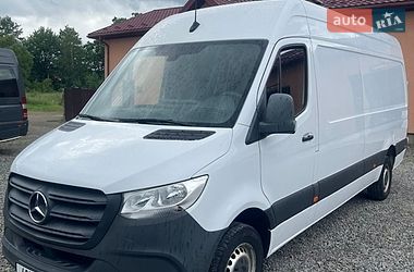 Характеристики Mercedes-Benz Sprinter Універсал
