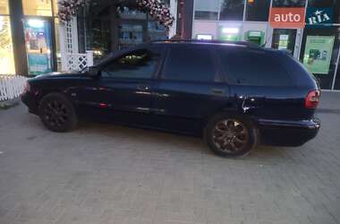 Характеристики Volvo V40 Універсал