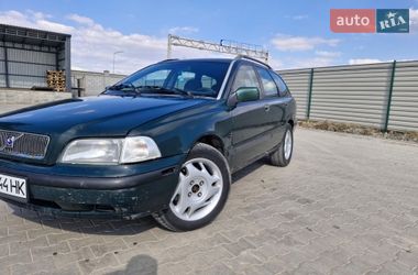 Характеристики Volvo V40 Универсал