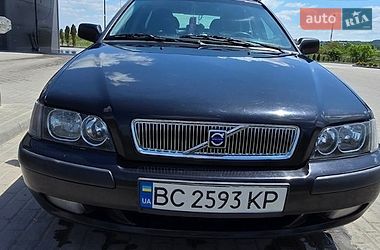 Характеристики Volvo V40 Универсал