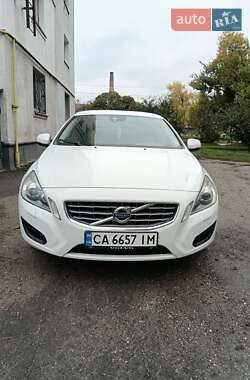 Характеристики Volvo V60 Универсал