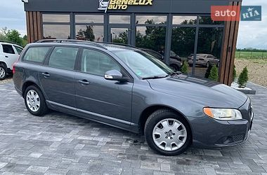 Характеристики Volvo V70 Універсал