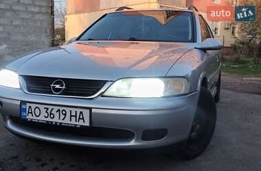 Характеристики Opel Vectra Універсал