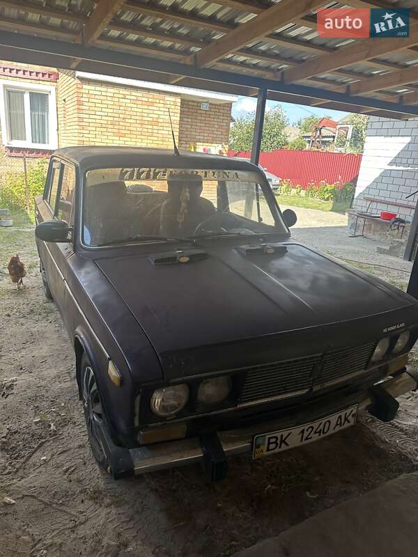 Седан ВАЗ 2103