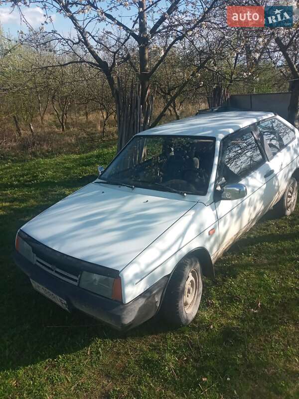 ВАЗ / Lada 2108 1988 року в Чернівцях