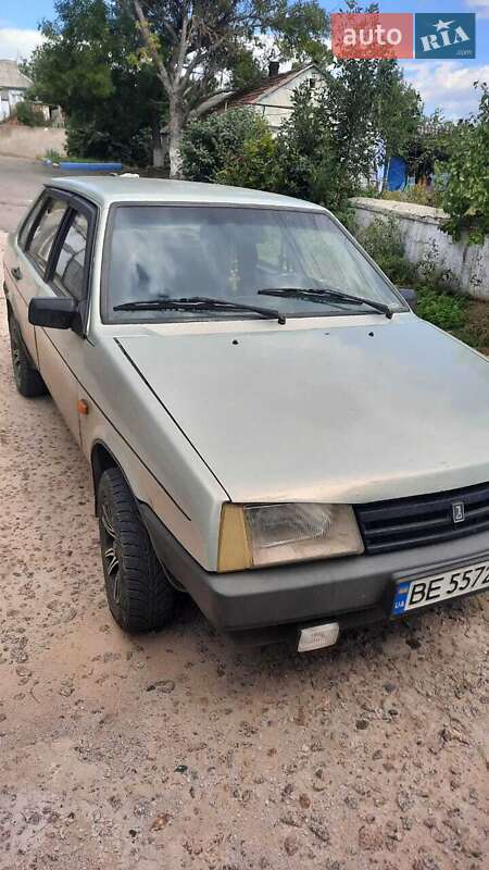 Седан ВАЗ 21099