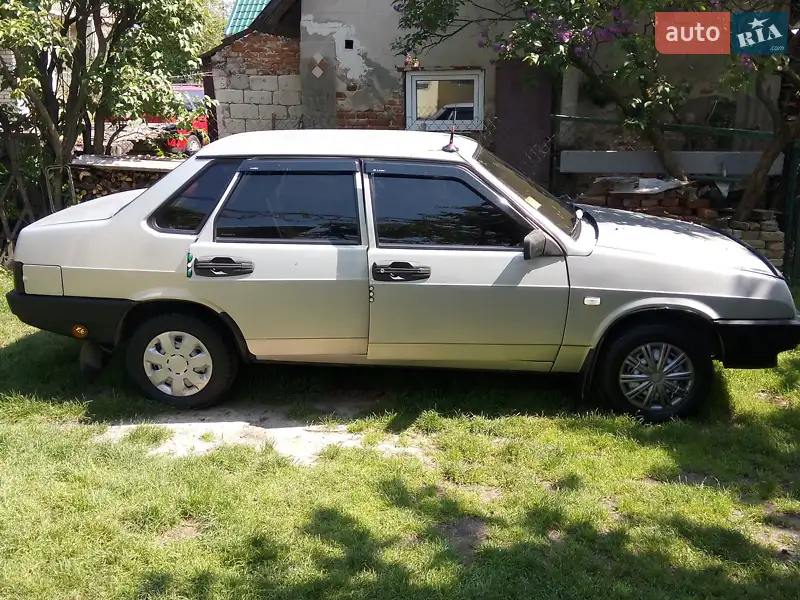 ВАЗ / Lada 21099