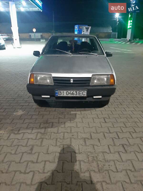 Седан ВАЗ 21099