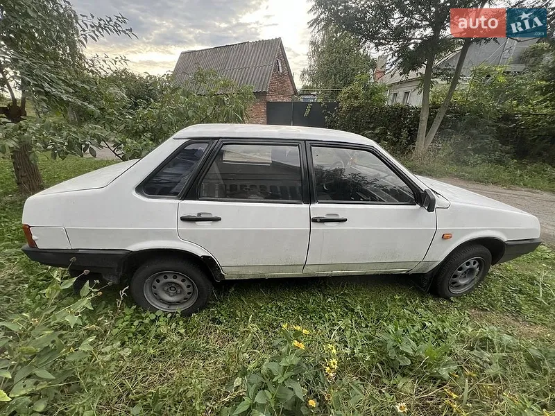 ВАЗ / Lada 21099