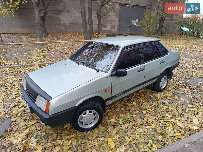 ВАЗ / Lada 21099