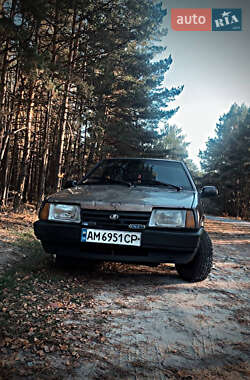 Хэтчбек ВАЗ / Lada 2109 1995 в Макарове